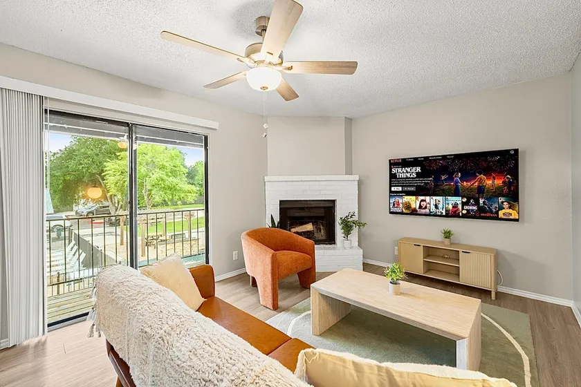 Luxury on a Budget - King Bed - Ultra Wi-Fi - Pool - Image 1