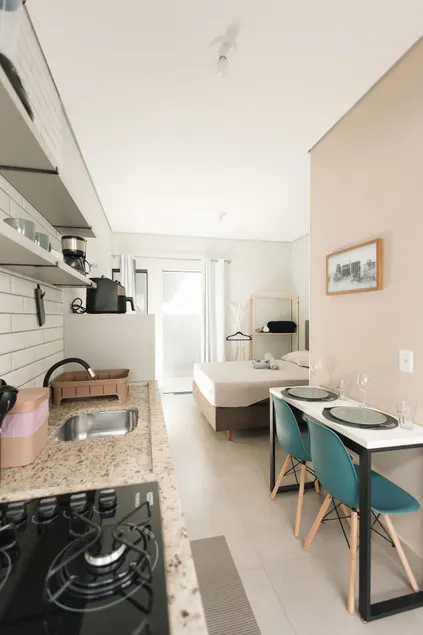 7- Fully equipped studio with air conditioning and laundry - Image 1