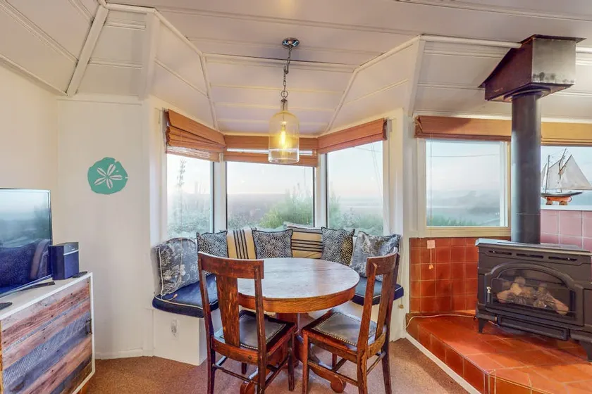 Bodega Bay cottage with ocean views - Image 1