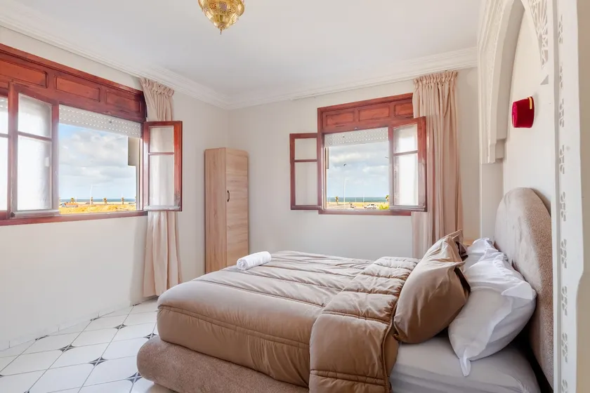 Beachfront Apartment | Ocean & Sunset View - Image 1