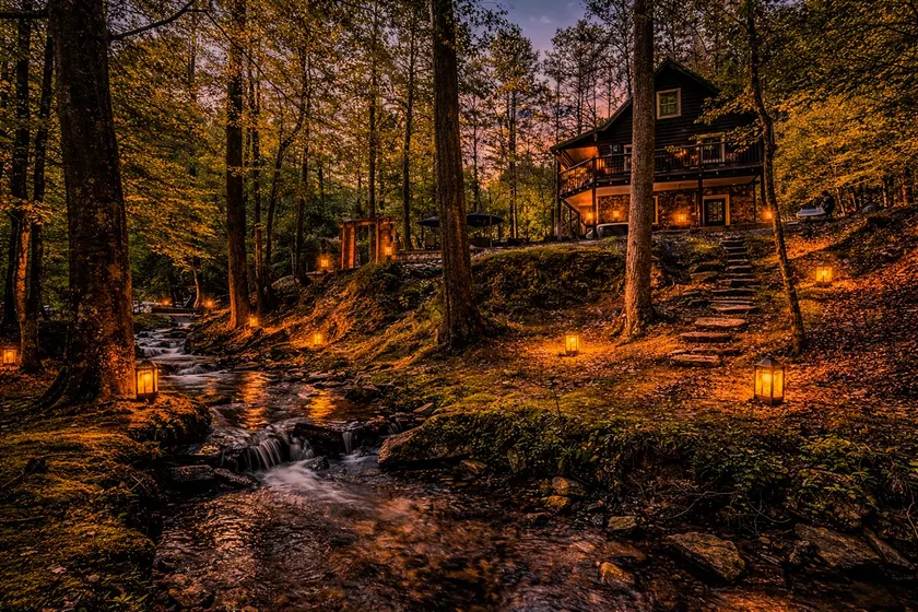 Creekside Retreat | Hot Tub Bliss & Firepit Nights - Image 1