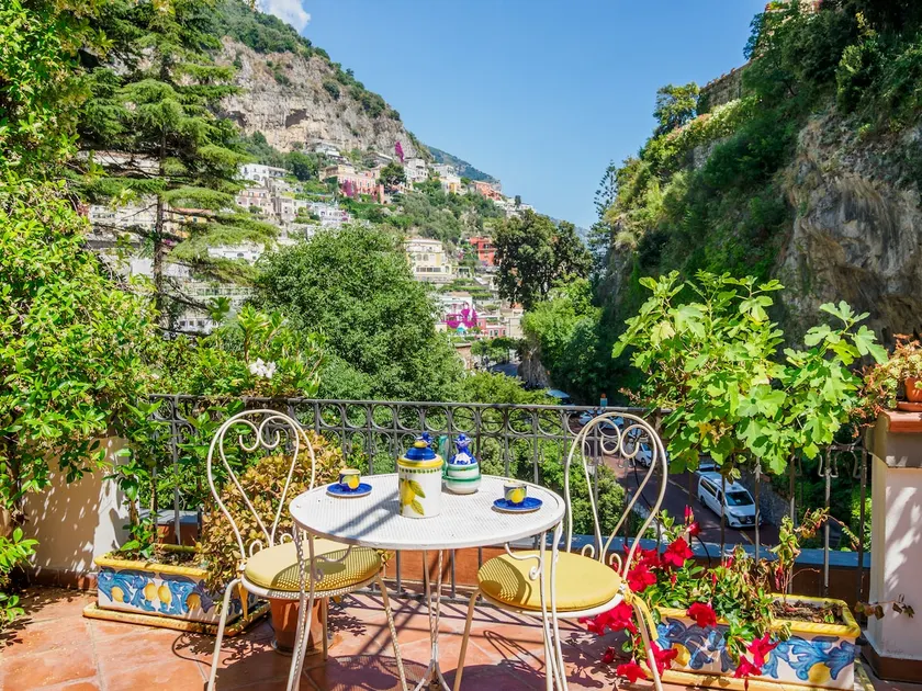 Elegant Panoramic Terrace in the heart of Positano - Image 1