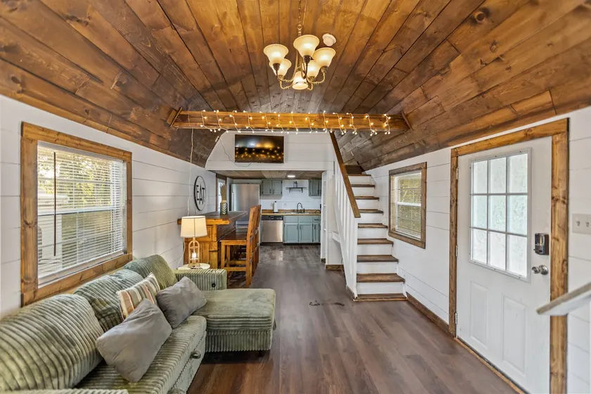 New Unique Home. Direct Access 2 Brimstone Trails - Image 1