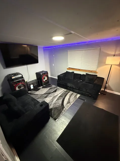 Turnkey Air BnB - Image 1