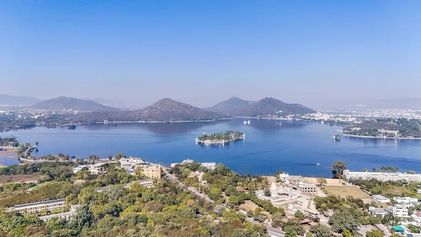 Auric lake villa, walking from lake fateh sagar gf - Image 1