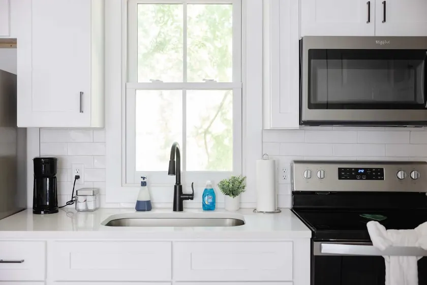 Carriage House Retreat|Victorian Historic District - Image 1