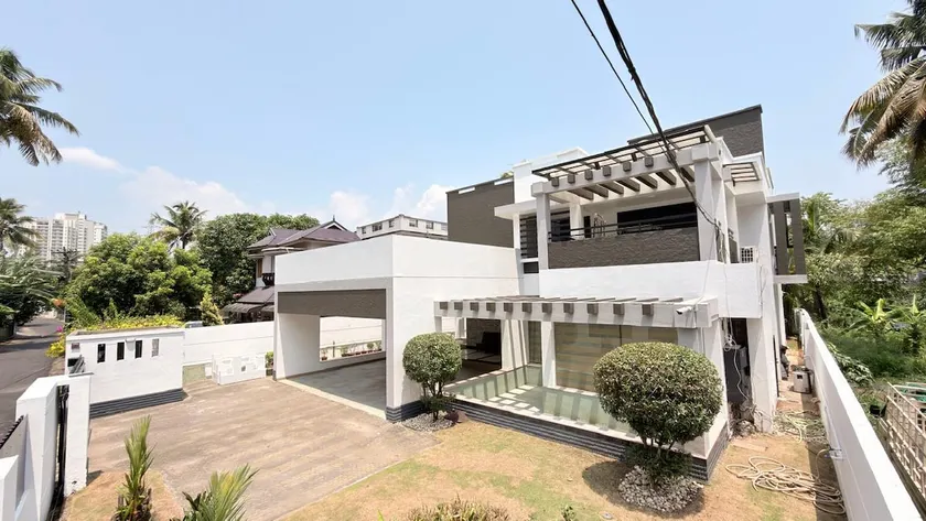 Water Front Villa - Spring Field - Image 1