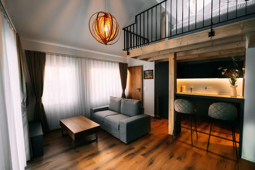 Alpina Three - Charming Apartment Prime Location - Image 1