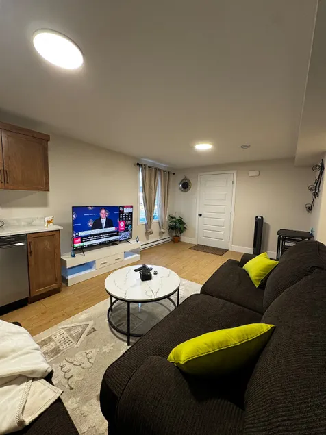 EM Haven Realty 1-Bdr Home for a Relaxing Getaway - Image 1