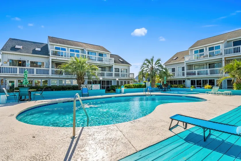 One Bedroom One Bath Condo at Golf Colony - Image 1