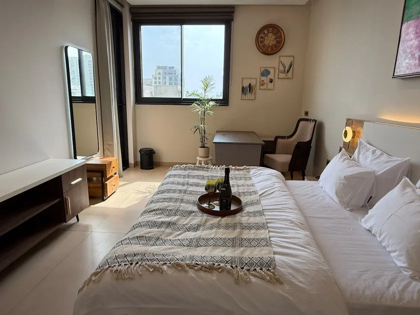 Exclusive 1 BHK Luxury, Balcony, Tub, Work St Park - Image 1