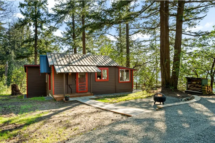 Serene Camano Cabin w Deck Fire Pit & Views! - Image 1