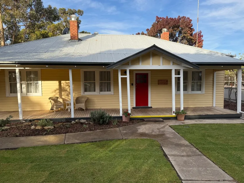 Geranium Cottage - Image 1