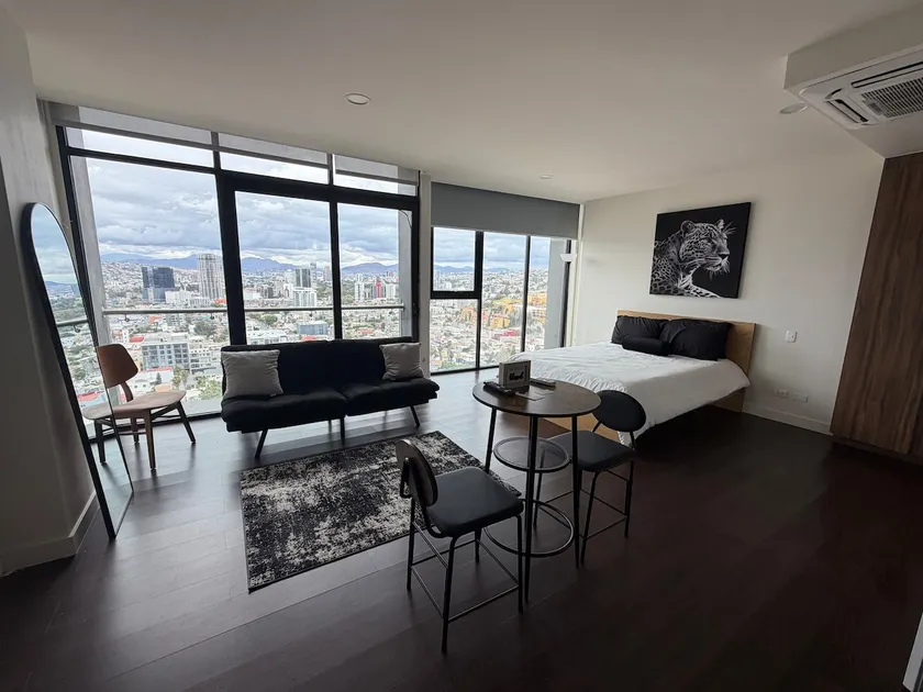 Exclusive Sky Apartment w / Jacuzzi & Pool - Image 1