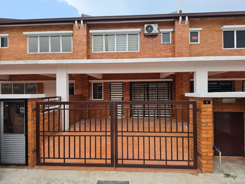 Homestay In Taman Rasa Utama, Hulu Selangor - Image 1
