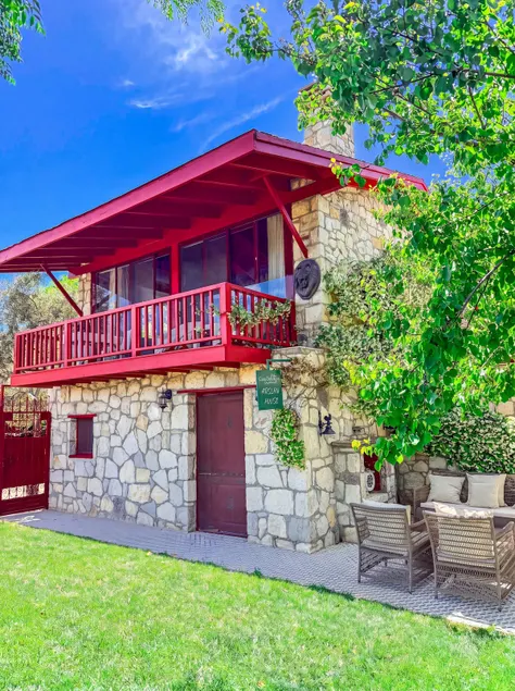 Stone House with a View of Nature: A Dream Surrounded by Nature - Image 1