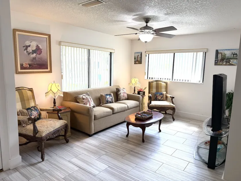 Lions Tide cottage-Downtown-Pet friendly-Beaches - Image 1