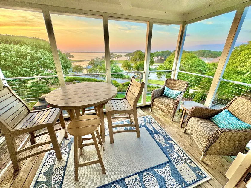 Private Beach/Pool - Sound, Marina, & Sunset Views - Image 1