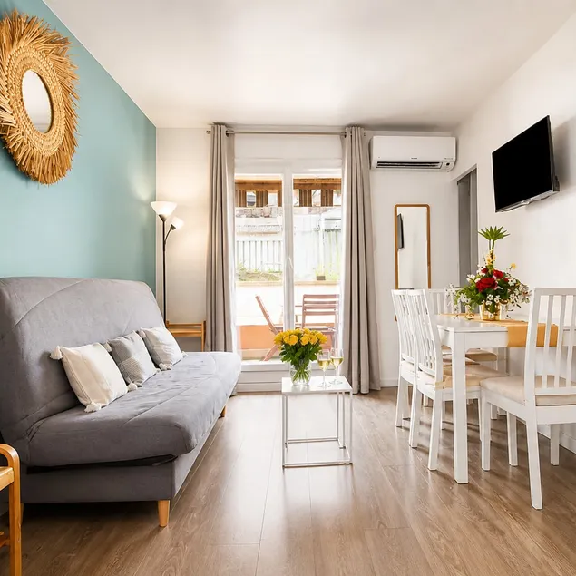 Bright, modern 1-bedroom apartment with central terrace - Image 1