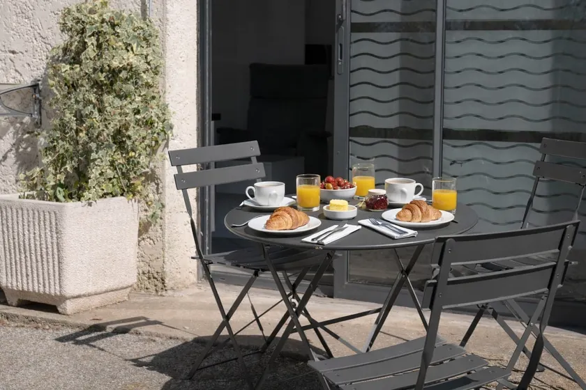 Le “845” Guest House, Le Bois des Palanges - Image 1