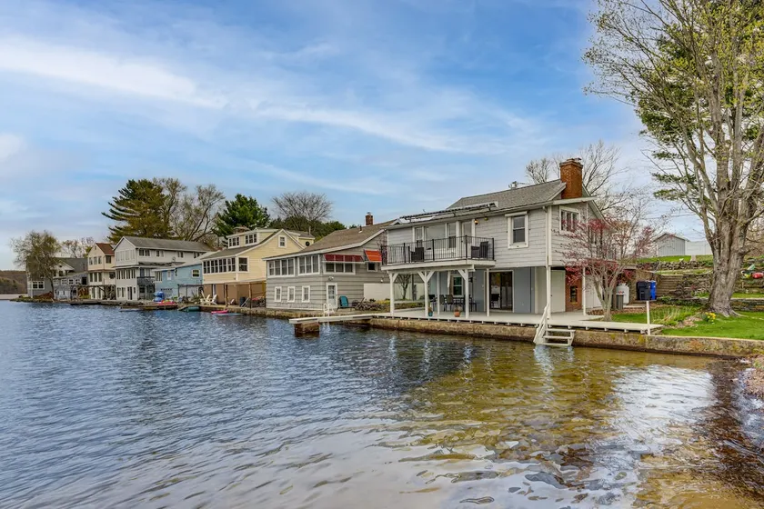 Tranquil Waters: Modern Bolton Escape on the Lake - Image 1