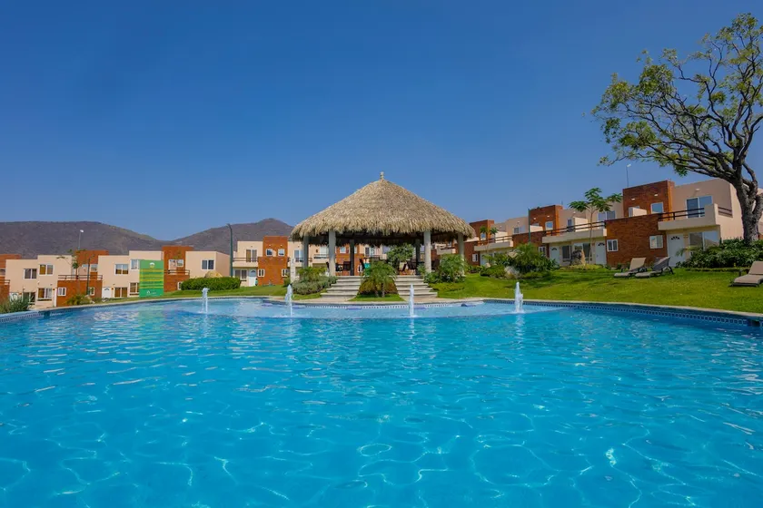 New! Bamboo El Mirador (Pool and Grill) - Image 1