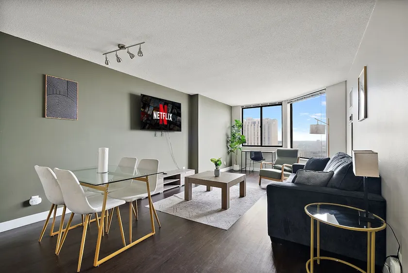 Downtown Retreat with Pool • Gym • Free Parking - Image 1