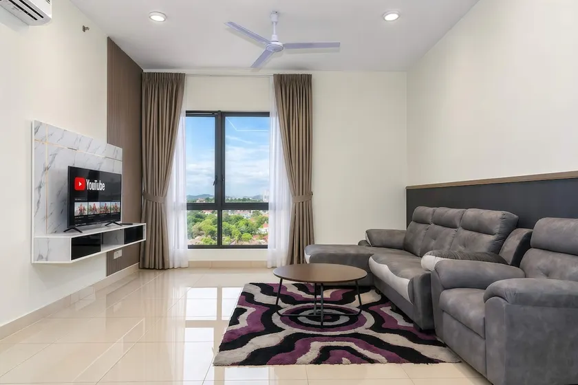 Chic 2BR Family Stay Near Jonker St - Image 1