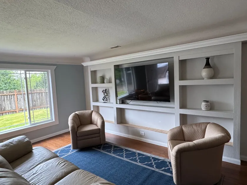 Stylish Remodeled Mid-Century in Beaverton - Image 1