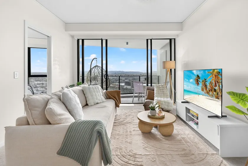 Serene Coastal Apartment with Free Parking Pool Gym - Image 1