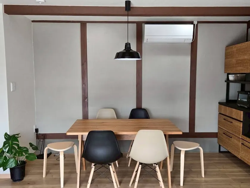 “Namitoke Beachside Inn,” entire building for rent, sleeps 6, right below Olive Beach, 5-minute walk to Olive Park - Image 1