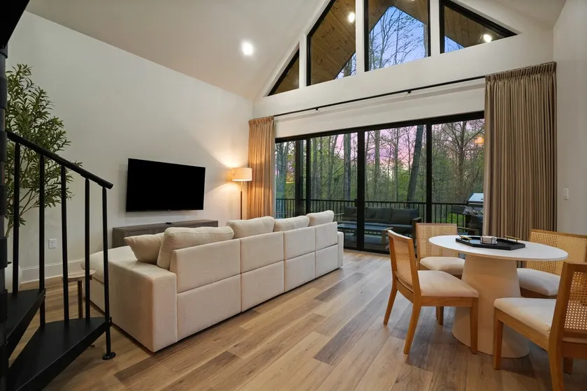 Treetop Windows · Hot Tub · Forest Views | Luxe - Image 1