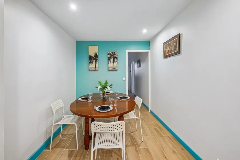 Chic apart with parking - Image 1