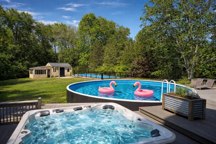 The poolside Pickleball Paradise Retreat - Image 1