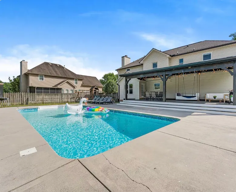 Poolside Escape - Pool*Jacuzzi*PoolTable*Sleeps 16 - Image 1