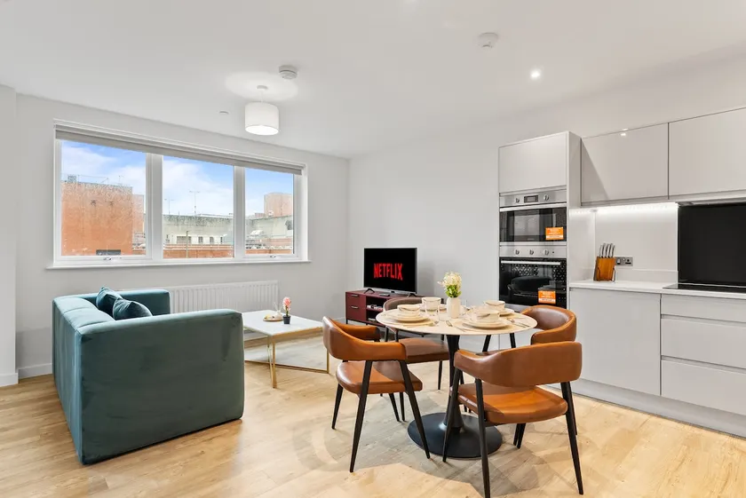 2‑Bed • Riverside • Parking • Wi‑Fi • Heathrow - Image 1
