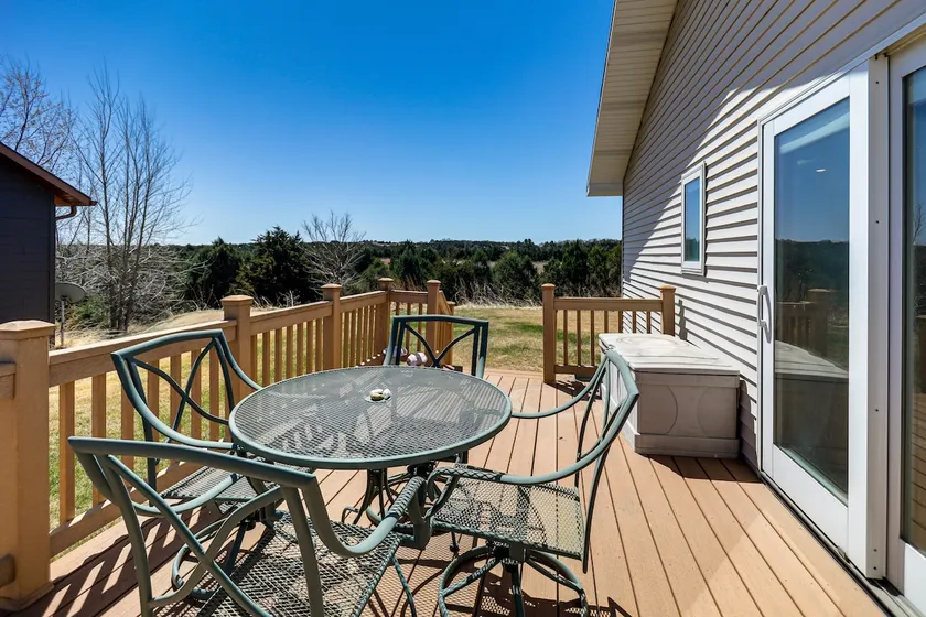 < 1 Mi to Calamus Lake! Group Adventure Base - Image 1