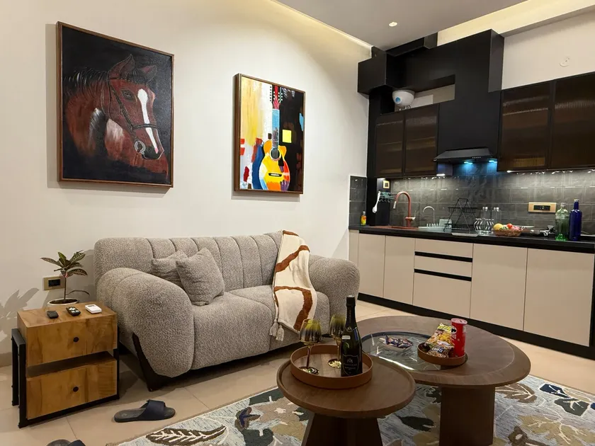 Exclusive Luxury 1 BHK, Balcony, Tub, Work St Park - Image 1
