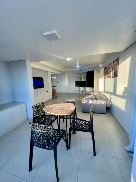 Best Location, 2 Bedrooms + Everything Really Close! - Image 1