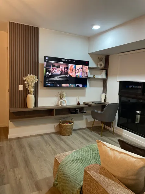 Premium NYC-Style Apartment | Prime Location - Image 1