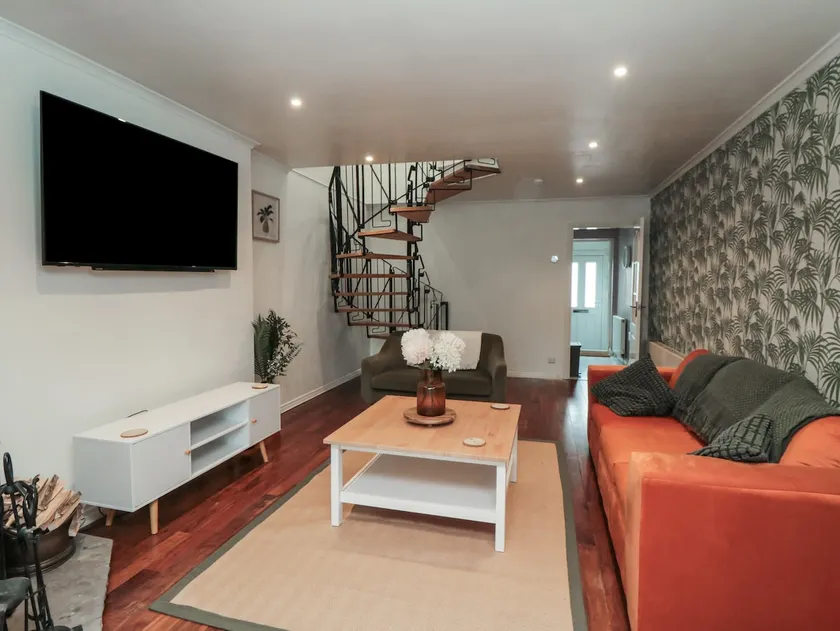 3 Beck Mews - Image 1