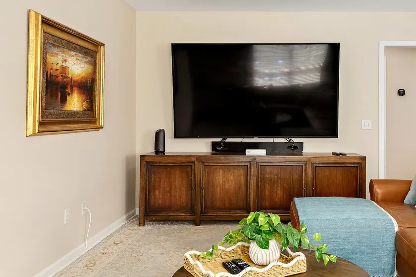 Winterberry Manor | 3BR King+Queen | 85”TV | Base - Image 1