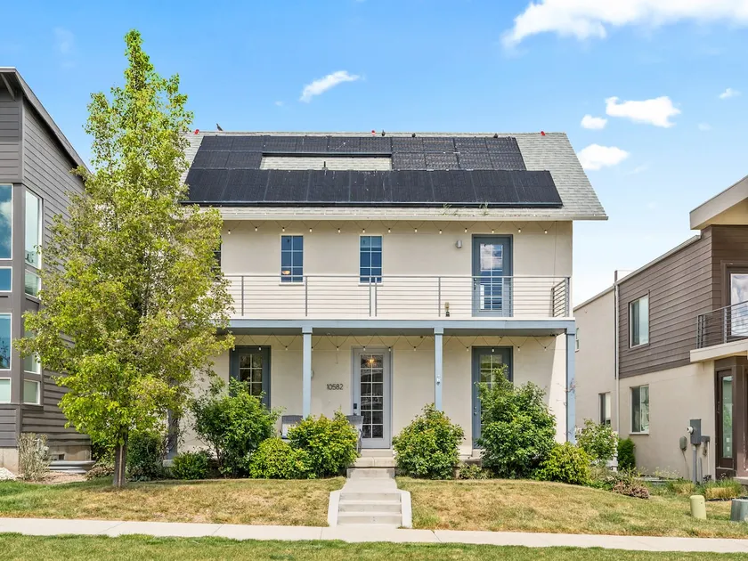 3BR Daybreak Home | SoDa Row Steps Away - Image 1