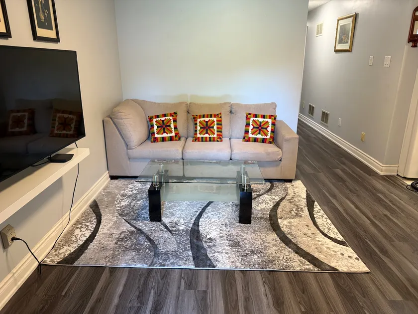Elegant 2BR Suite Near Scarborough Bluffs Beach - Image 1