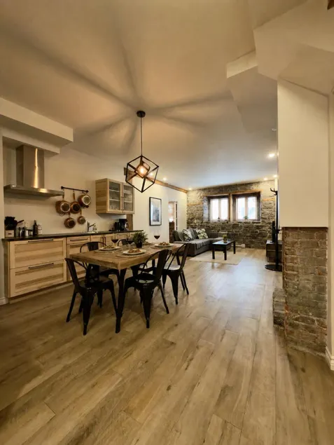 Nice apartment with Victorian charm - Image 1