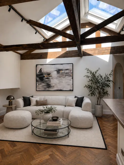 Central luxury apartment with a stylish terrace - Image 1