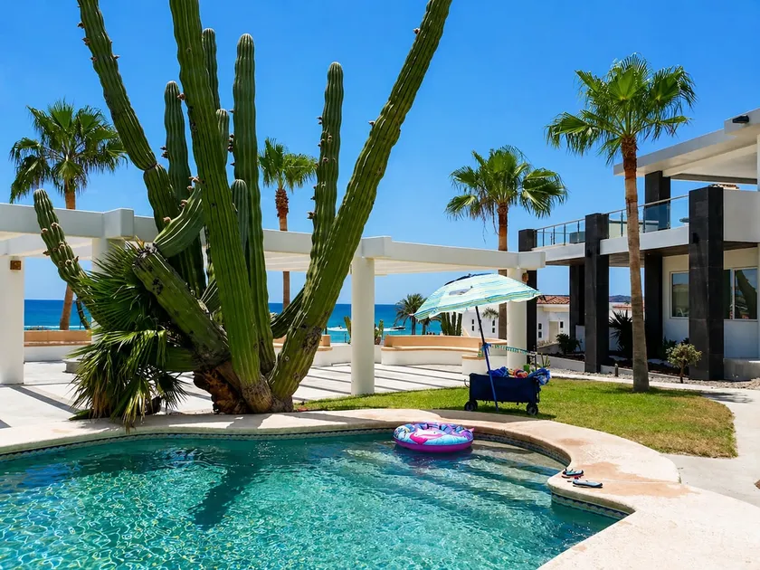 Vista Real Apartment with Private Ocean Access - Image 1
