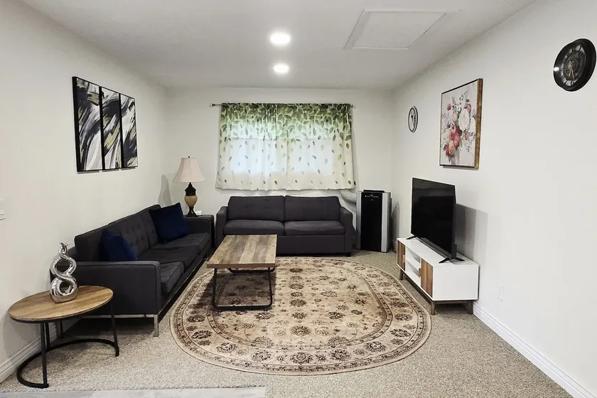 Stylish Private Guesthouse in Vista | Sleeps 4 - Image 1
