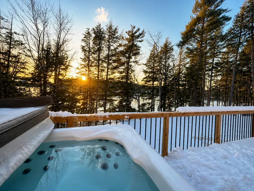 Sunset Cove | Private Lakefront + Hot Tub - Image 1