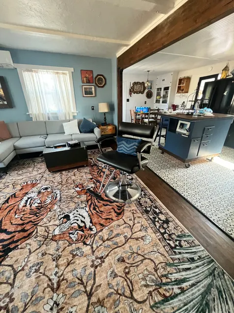 Punch Bowl Art House - Artsy, Comfy & Convenient - Image 1